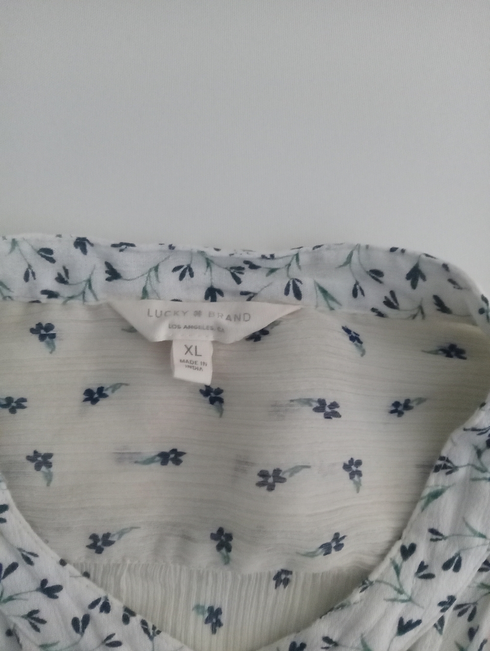 Lucky Brand WOMENS Floral Print Blouse Sheer Back And Sleeves Sz XL - Picture 4 of 6